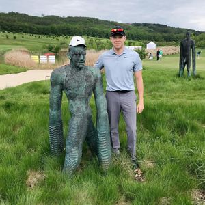 Image post by @alexknappegolf on Instagram