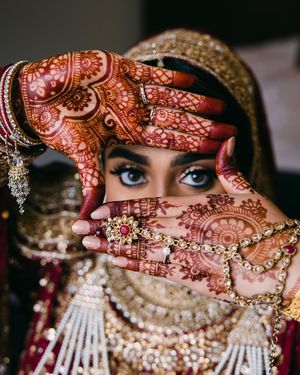 Image post by @thismodernlovephoto on Instagram