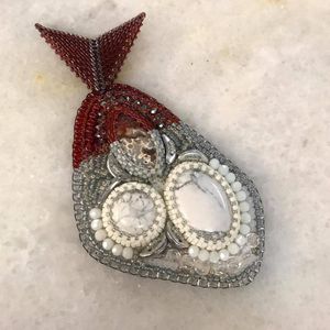 Image post by @beadcache on Instagram