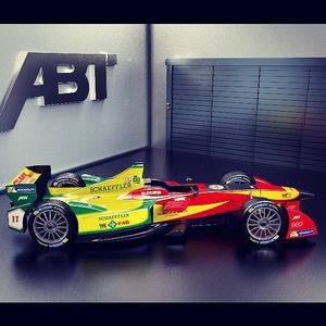 Image post by @lucasdigrassi on Instagram