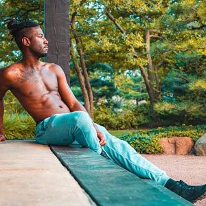 Image post by @apexx_model on Instagram