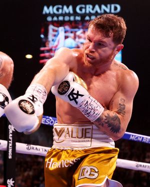 Image post by @DAZNBoxing on Twitter/X