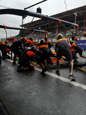 Image post by @McLarenF1 on Twitter/X
