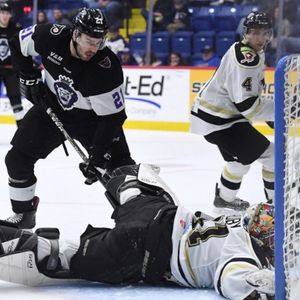 Image post by @readingroyals on Instagram