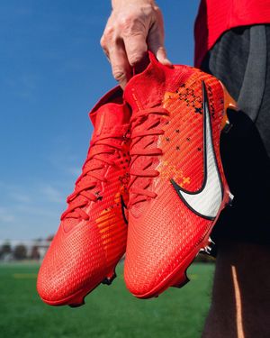 Image post by @soccerdotcom on Instagram