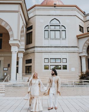 Image post by @thismodernlovephoto on Instagram