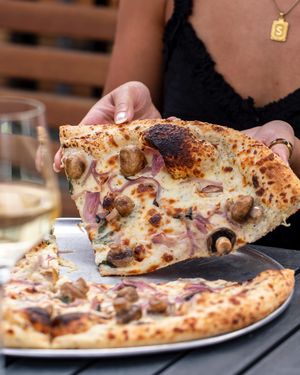 Image post by @blondies_pizza on Instagram