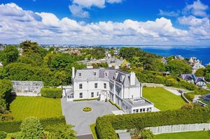 Image post by @christiesrealestate on Instagram