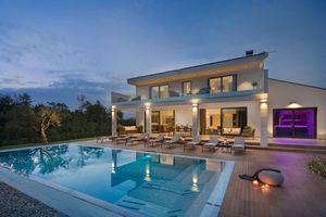 Image post by @christiesrealestate on Instagram