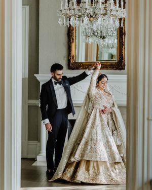 Image post by @thismodernlovephoto on Instagram