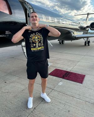 Image post by @nuggets on Instagram