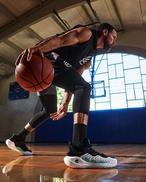 Image post by @currybrand on Instagram