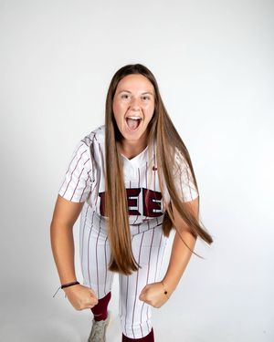 Image post by @leeusoftball on Instagram