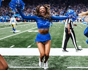 Image post by @detlionscheerleaders on Instagram