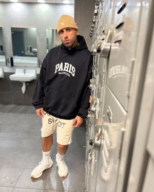 Image post by @nickyjam on Instagram