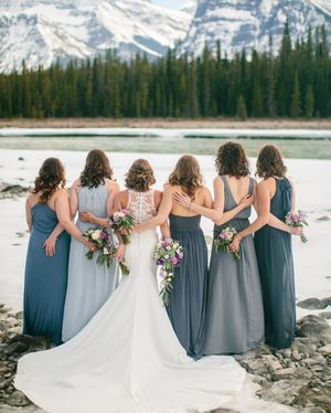 Image post by @theknot on Instagram