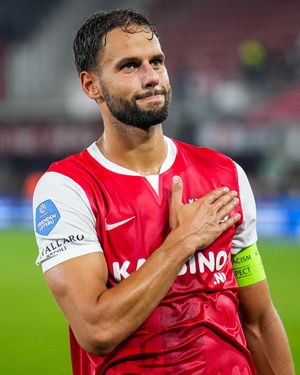 Image post by @azalkmaar on Instagram
