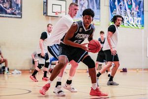 Image post by @itchenbball on Instagram