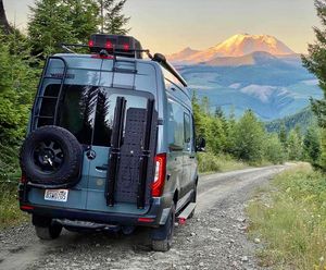 Image post by @owl.van.engineering on Instagram