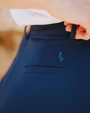 Image post by @aputnambrand on Instagram