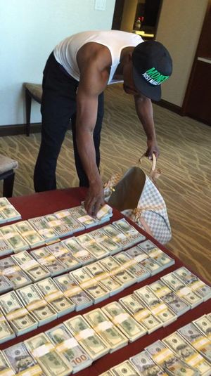 Image post by @FloydMayweather on Twitter/X