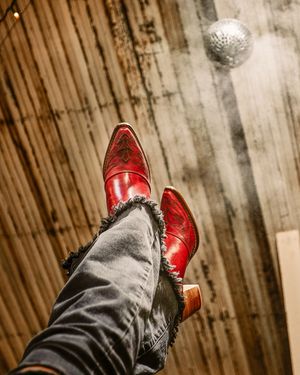 Image post by @noconaboots on Instagram