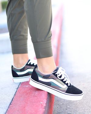 Image post by @dsw on Instagram