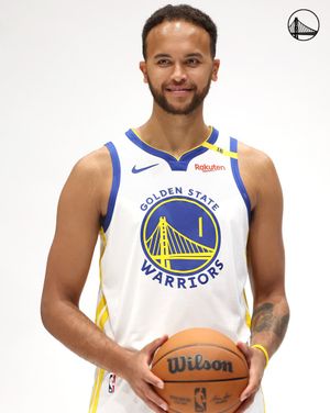 Image post by @warriors on Twitter/X