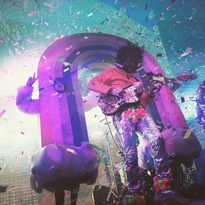 Image post by @thewarfield on Instagram
