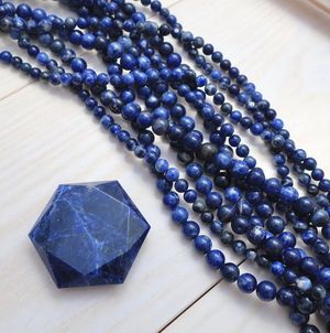 Image post by @beadcache on Instagram