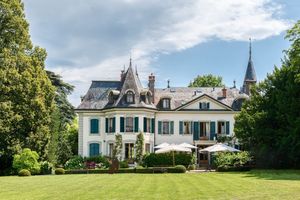 Image post by @christiesrealestate on Instagram