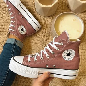 Image post by @dsw on Instagram