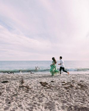 Image post by @thismodernlovephoto on Instagram