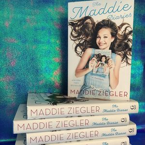 Image post by @gallerybooks on Instagram