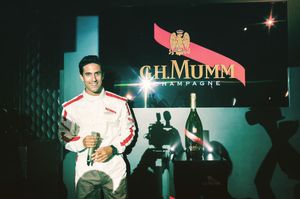 Image post by @lucasdigrassi on Instagram