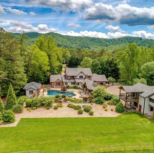 Image post by @christiesrealestate on Instagram