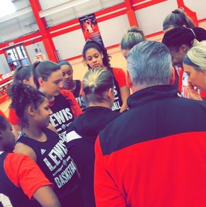 Image post by @lewiswbball on Instagram