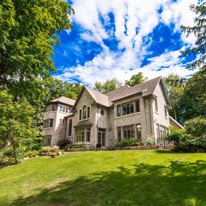 Image post by @christiesrealestate on Instagram