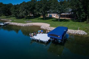 Image post by @lakecountrybarge on Facebook