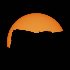 Image post by @nasaartemis on Instagram