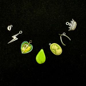 Image post by @beadcache on Instagram