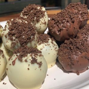 Image post by @skinnymechocolates on Instagram
