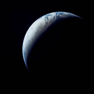 Image post by @nasaartemis on Instagram
