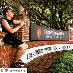 Image post by @carolinacrown on Instagram