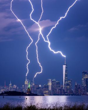 Image post by @EmpireStateBldg on Twitter/X