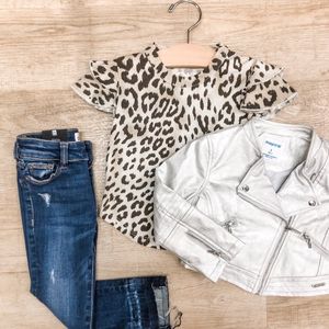 Image post by @shopoutoftown on Instagram