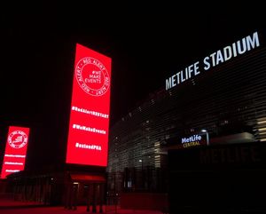 Image post by @metlifestadium on Instagram