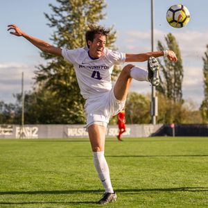 Image post by @uw_msoccer on Instagram