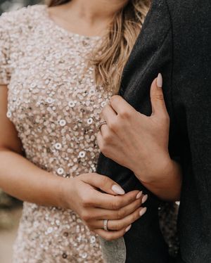Image post by @thismodernlovephoto on Instagram