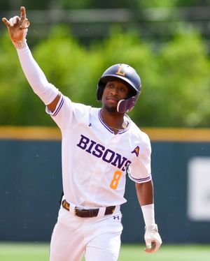 Image post by @asunsports on Instagram